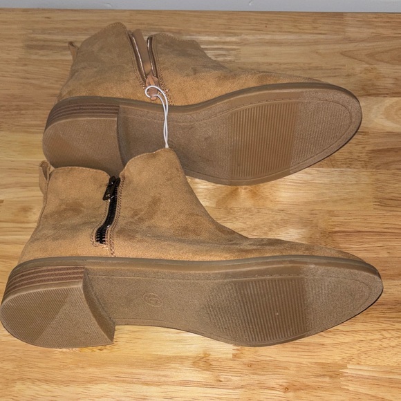 ⭐️ Universal Thread Brown Ankle Booties Size 6 - Picture 2 of 2